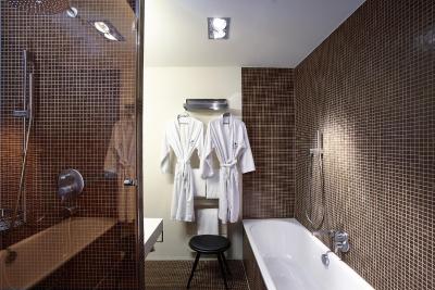 پارختل بلوو