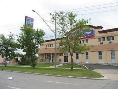 هوارد جهنسُن اکسپرز این-وینیپگ وست