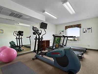 سوپر 8 متل-یلونیف