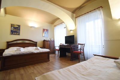 هستل لیتل کوارتر