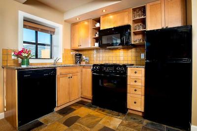 ساندیال بوتیک هتل