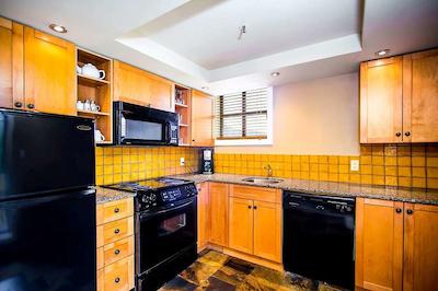 ساندیال بوتیک هتل