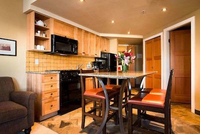 ساندیال بوتیک هتل