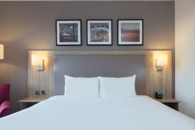 هیلتون گاردن این دوبلین کوستم هوس