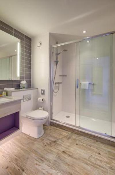 هیلتون گاردن این دوبلین کوستم هوس