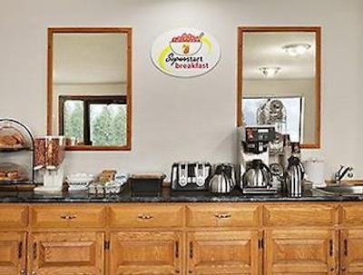 سوپر 8 ویلیامز لاک بک