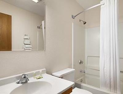 سوپر 8 ویلیامز لاک بک