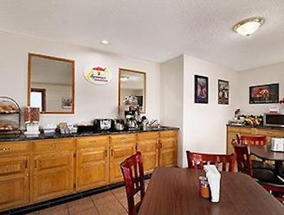 سوپر 8 ویلیامز لاک بک