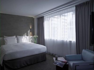 پولمن پاریس ایفل تاور هتل