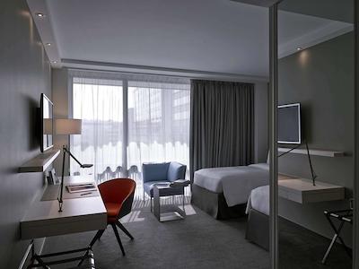 پولمن پاریس ایفل تاور هتل