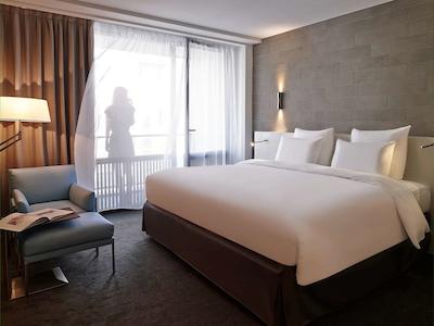 پولمن پاریس ایفل تاور هتل