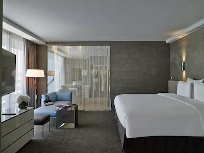 پولمن پاریس ایفل تاور هتل