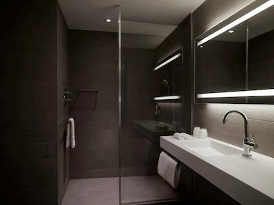 پولمن پاریس ایفل تاور هتل