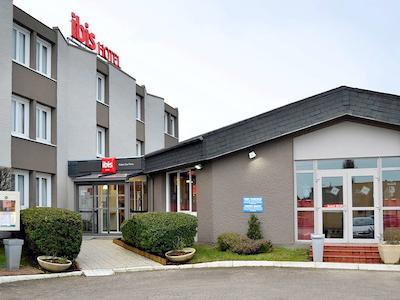 هتل ایبیز کالیز کار فری