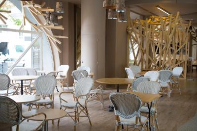 آیبیس پاریس تور ایفل کامبرون 15ام