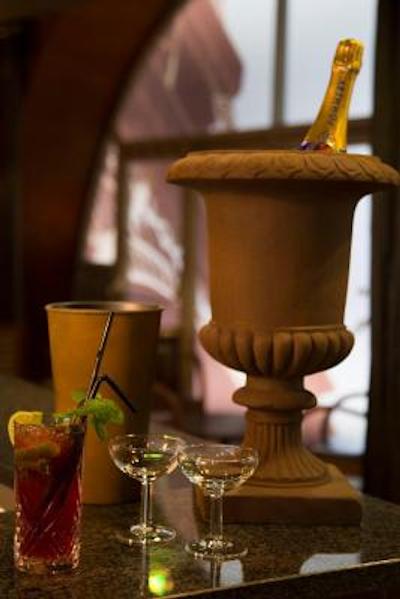 آیبیس پاریس تور ایفل کامبرون 15ام