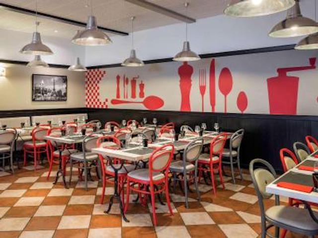 آیبیس پاریس تور ایفل کامبرون 15ام