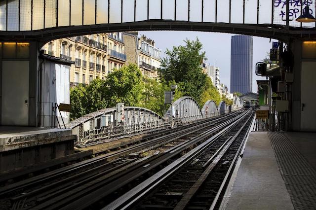 آیبیس پاریس تور ایفل کامبرون 15ام