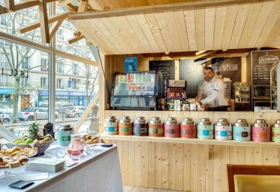 آیبیس پاریس تور ایفل کامبرون 15ام