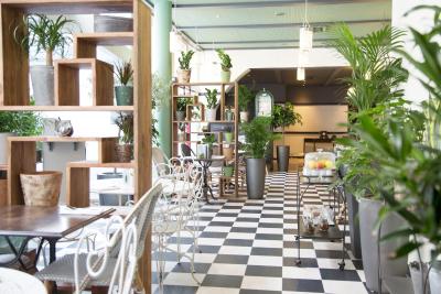 آیبیس پاریس تور ایفل کامبرون 15ام