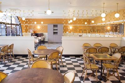 آیبیس پاریس تور ایفل کامبرون 15ام