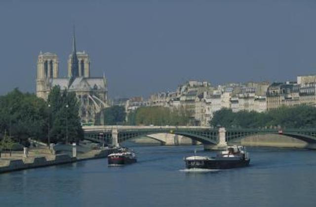 آیبیس پاریس تور ایفل کامبرون 15ام