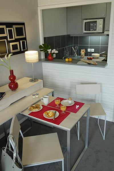 اداجیو پاریس منتروژ