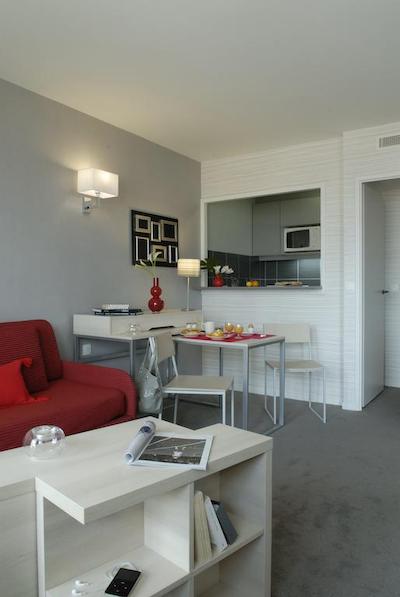 اداجیو پاریس منتروژ