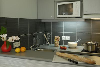 اداجیو پاریس منتروژ