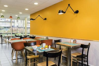 اداجیو اکسس پاریس اسنیرز