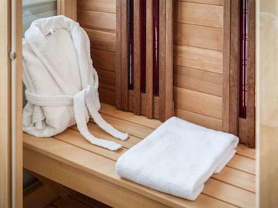 هتل ایبیز لرینت سنتر گار