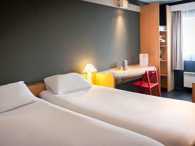 هتل ایبیز لرینت سنتر گار