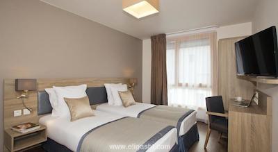 رسیدهم پاریس ایسی-لس-مولیناکس