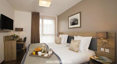 رسیدهم پاریس ایسی-لس-مولیناکس