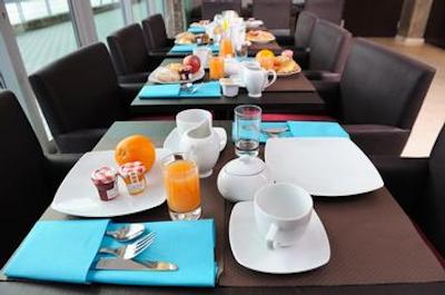 رسیدهم پاریس ایسی-لس-مولیناکس