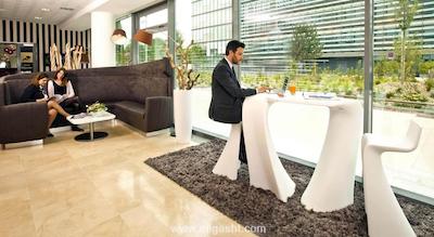 رسیدهم پاریس ایسی-لس-مولیناکس