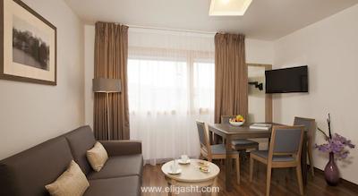 رسیدهم پاریس ایسی-لس-مولیناکس