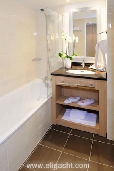 رسیدهم پاریس ایسی-لس-مولیناکس