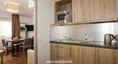 رسیدهم پاریس ایسی-لس-مولیناکس