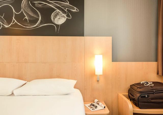 آیبیس پاریس تولبیاک هتل