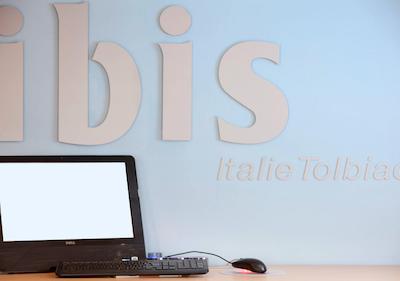 آیبیس پاریس تولبیاک هتل