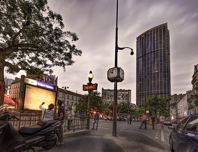 سنترال پاریز