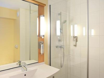 هتل ایبیز مارسیل بنوین کالانکز پلاجز