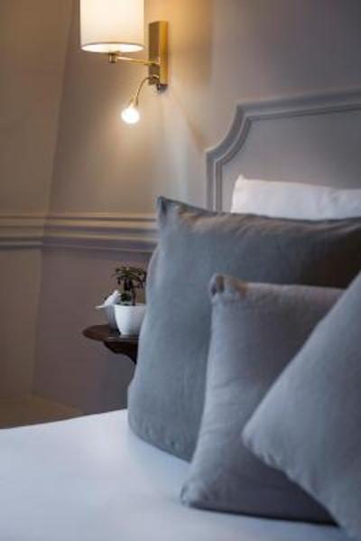 د لا پرت دری