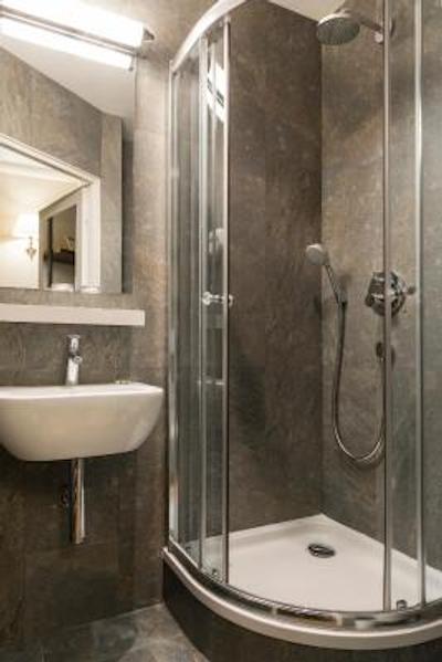 د لا پرت دری