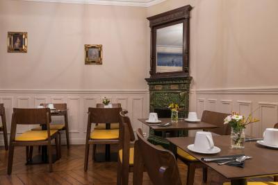 د لا پرت دری