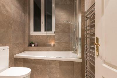 د لا پرت دری