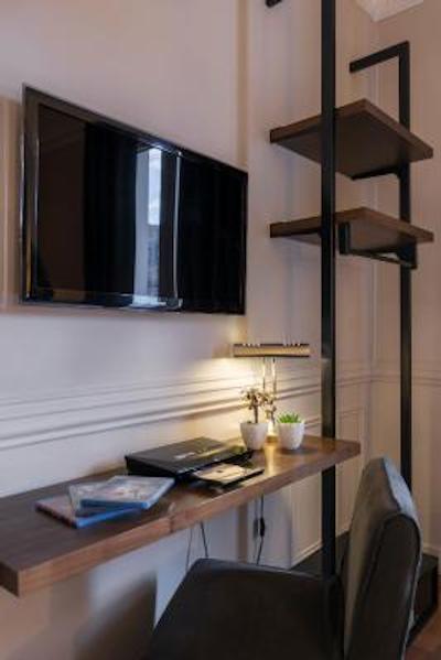 د لا پرت دری