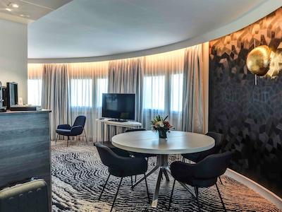 نووتل پاریس پورت دورلینز