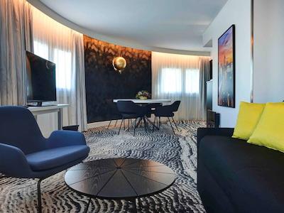 نووتل پاریس پورت دورلینز